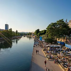  Daire Chic One-bedroom With King-size Bed, Nestled In Vienna's Vibrant Heart Avusturya