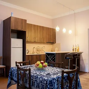 https://guest-house-lile.alltbilisihotels.com